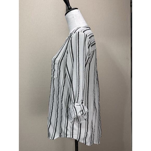 Lucky Brand 3/4 Sleeves Striped Blouse White Gray Size Medium Pullover Button - Picture 5 of 13